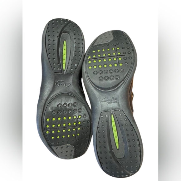 Clark’s Slip On Leather Shoe EUC Wave Walk Black Size 7 1/2 M - Picture 7 of 8